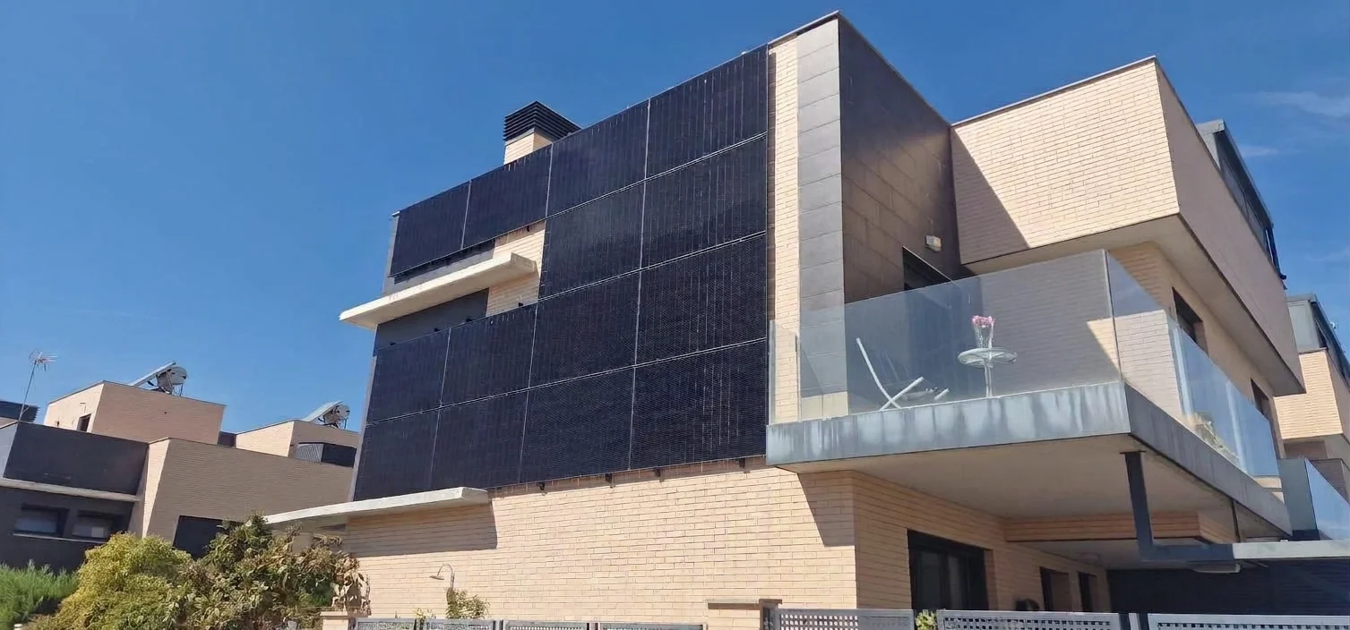Paneles Solares Verticales en Móstoles: Autoconsumo Innovador Sun&Co